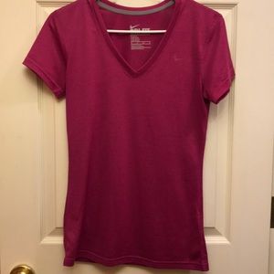 Nike Dri-Fit violet vneck workout tee❤️